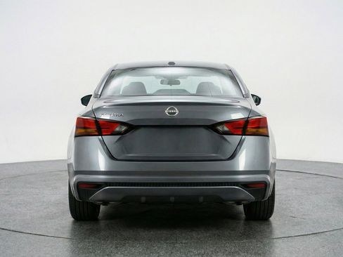 Used 2025 Nissan Altima 2.5 SV image 7
