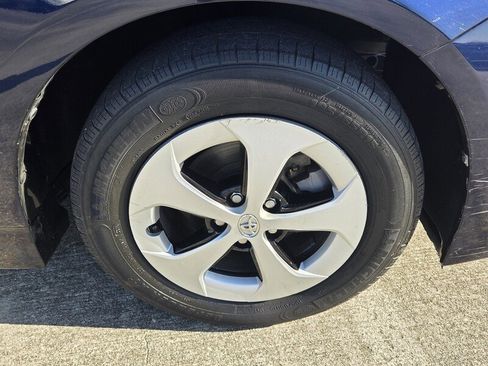 Used 2012 Toyota Prius Three image 16