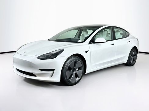 Used 2023 Tesla Model 3 Standard Range RWD image 3