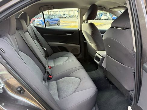 Used 2022 Toyota Camry LE image 32