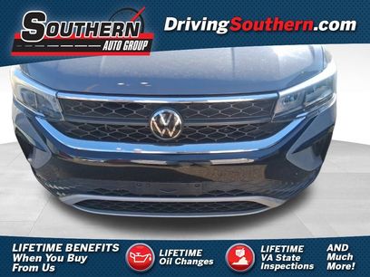 Used 2023 Volkswagen Taos SE w/ Panoramic Sunroof Package