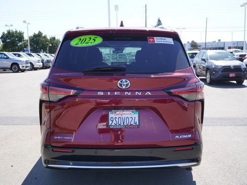 Used 2025 Toyota Sienna Platinum AWD/4WD image 10
