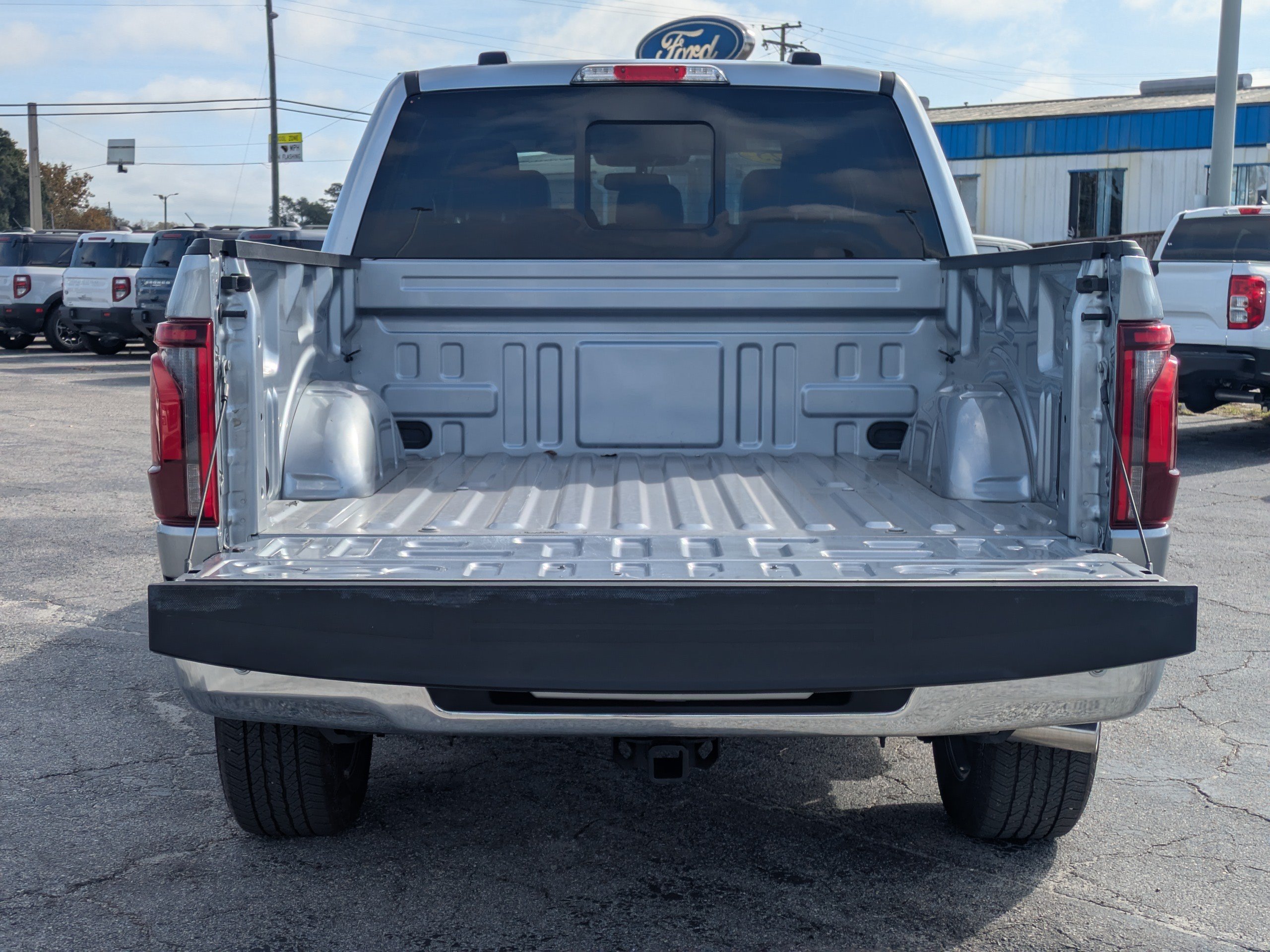 Used 2025 Ford F150 Lariat w/ Equipment Group 501A Mid AWD/4WD image 13
