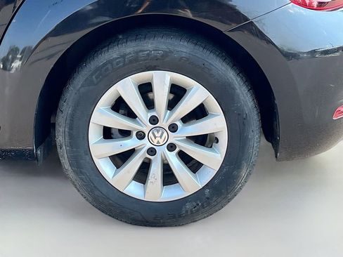 Used 2019 Volkswagen Beetle 2.0T S FWD image 28