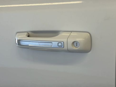 Used 2021 RAM 1500 Laramie image 9