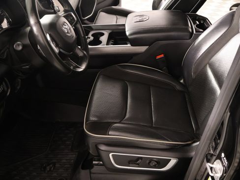 Used 2021 RAM 1500 Laramie w/ Sport Appearance Package AWD/4WD image 12