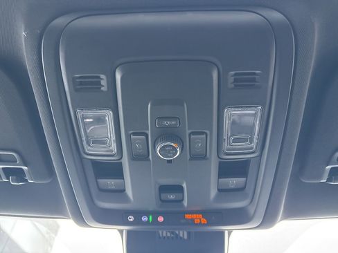 Used 2025 Chevrolet Suburban Z71 w/ Comfort Package image 35