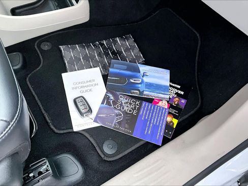 Used 2024 Chrysler Pacifica Touring-L image 20