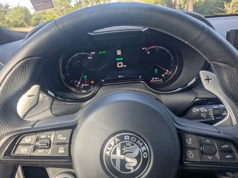 Used 2024 Alfa Romeo Tonale Veloce AWD/4WD image 30