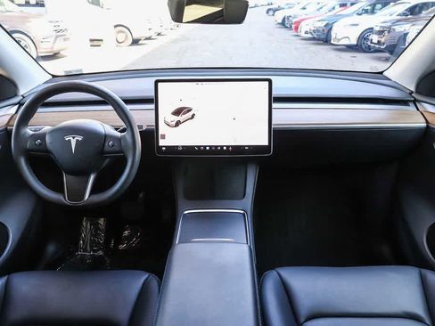 Used 2024 Tesla Model Y 2WD image 12