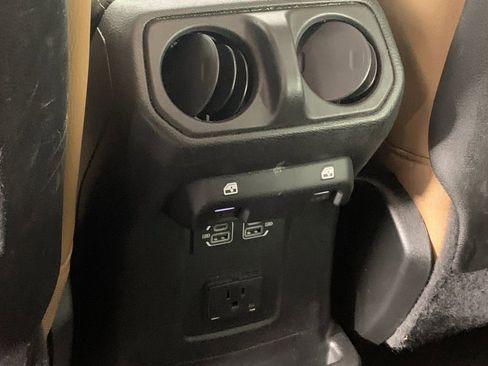 Used 2022 Jeep Wrangler Unlimited Rubicon 4xe w/ Cold Weather Group AWD/4WD image 32