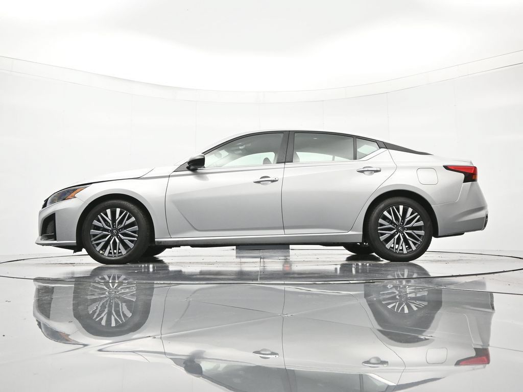 Certified 2025 Nissan Altima 2.5 SV FWD image 43