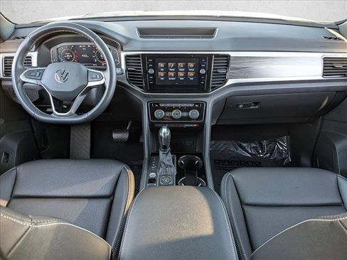 Used 2023 Volkswagen Atlas Cross Sport SE image 19