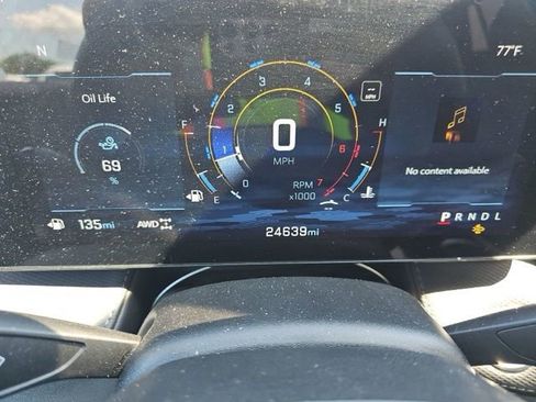 Used 2025 Chevrolet Equinox LT AWD/4WD image 11