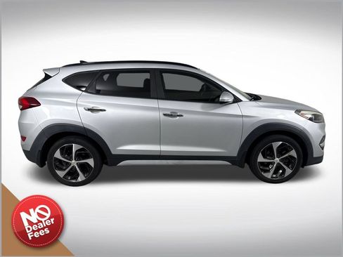 Used 2017 Hyundai Tucson Limited w/ Limited Ultimate Package 03 FWD image 2