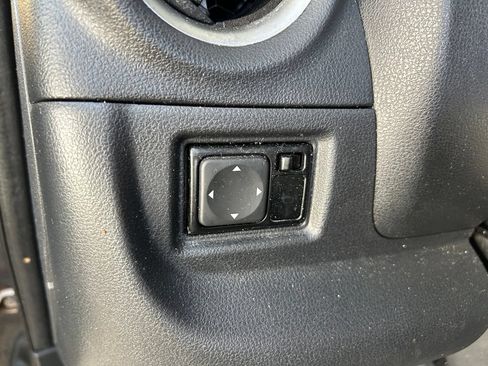 Used 2017 Nissan Versa SV FWD image 16