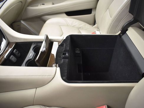 Used 2020 Cadillac Escalade ESV Premium Luxury image 25