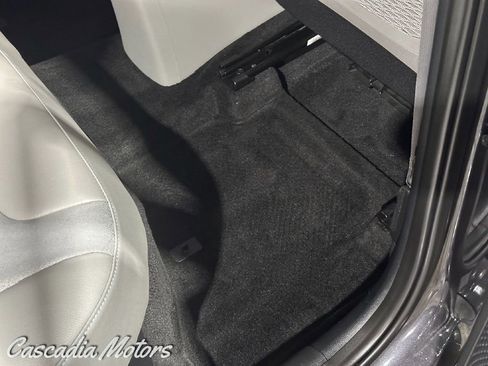 Used 2018 Kia Niro EX image 25