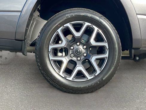 Used 2025 RAM 1500 Laramie AWD/4WD image 29