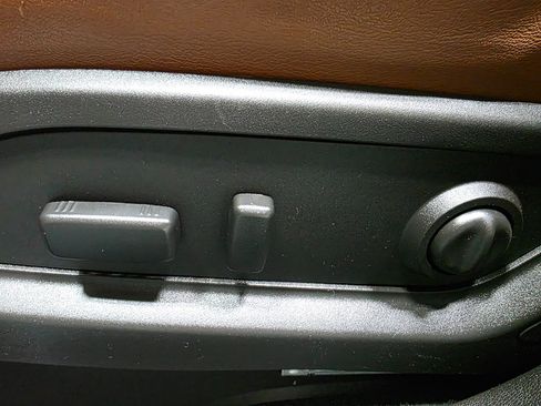 Used 2016 Chevrolet Traverse LTZ image 17