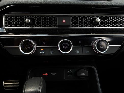 Used 2025 Honda Civic Sport image 25