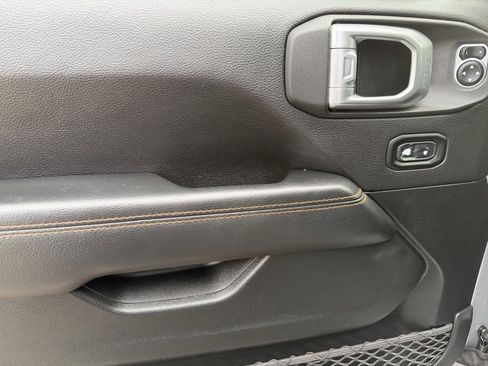 Used 2020 Jeep Gladiator Mojave image 16