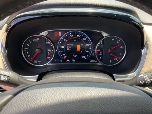 Used 2023 Chevrolet Traverse Premier w/ LPO, Cargo Package FWD image 11
