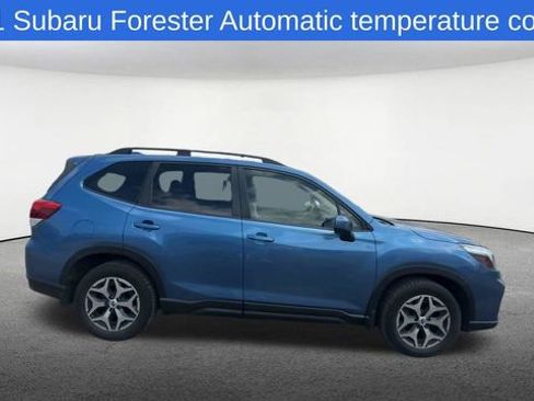 Used 2021 Subaru Forester Premium AWD/4WD image 10