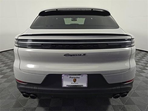 New 2026 Porsche Cayenne S image 6