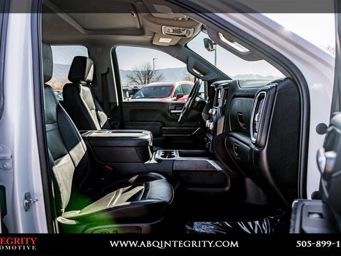 Used 2022 GMC Sierra 3500 Denali w/ Denali Ultimate Package image 48