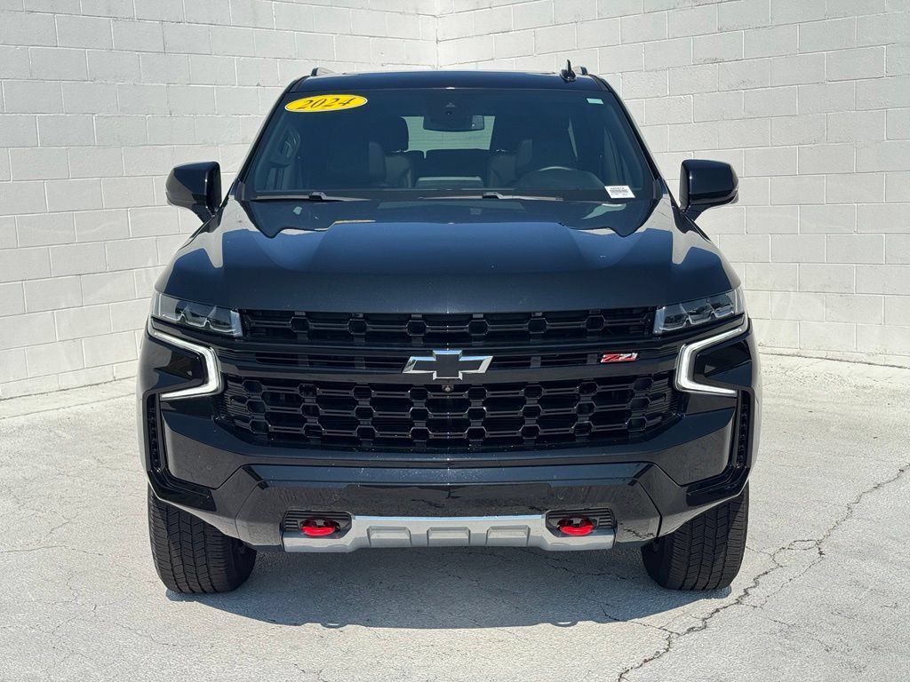 Used 2024 Chevrolet Suburban Z71 w/ Luxury Package AWD/4WD image 9