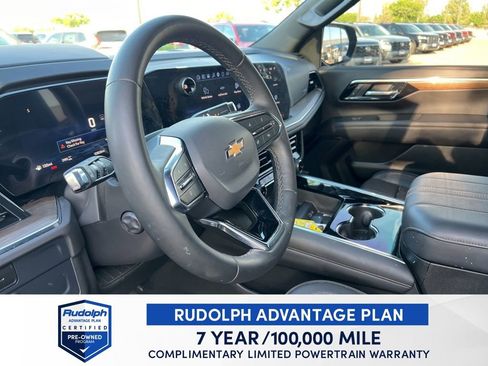 Used 2025 Chevrolet Suburban High Country AWD/4WD image 9