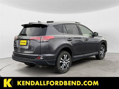 Used 2018 Toyota RAV4 LE image 5