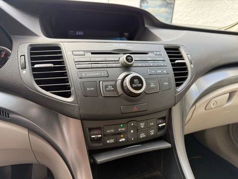 Used 2011 Acura TSX Sport Wagon image 9