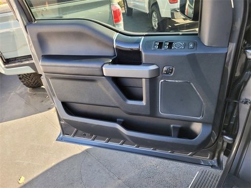 Certified 2022 Ford F350 Platinum w/ Tremor Off-Road Package image 30