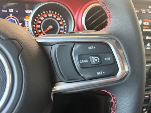 Used 2023 Jeep Wrangler Rubicon AWD/4WD image 18