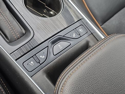 Certified 2017 Chevrolet Impala Premier w/ Enhanced Convenience Package image 20