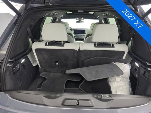 Used 2027 BMW X7 xDrive40i w/ Executive Package AWD/4WD image 18