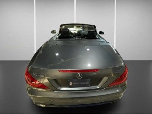 Used 2018 Mercedes-Benz SL 550 image 6