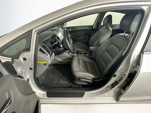 Used 2017 Kia Forte EX FWD image 13