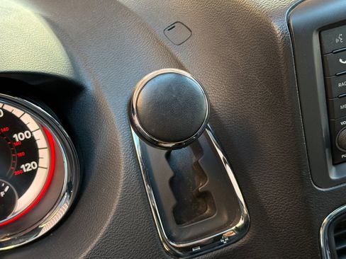 Used 2019 Dodge Grand Caravan GT image 25