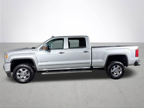 Used 2019 GMC Sierra 2500 SLT w/ Duramax Plus Package image 9