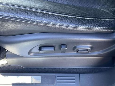 Used 2021 Nissan Titan SL w/ Moonroof Package image 14