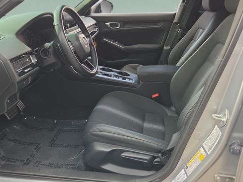 Certified 2025 Honda Civic Sport image 9