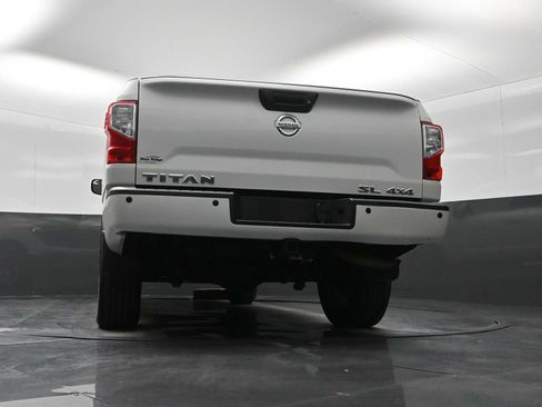Used 2019 Nissan Titan SL image 29