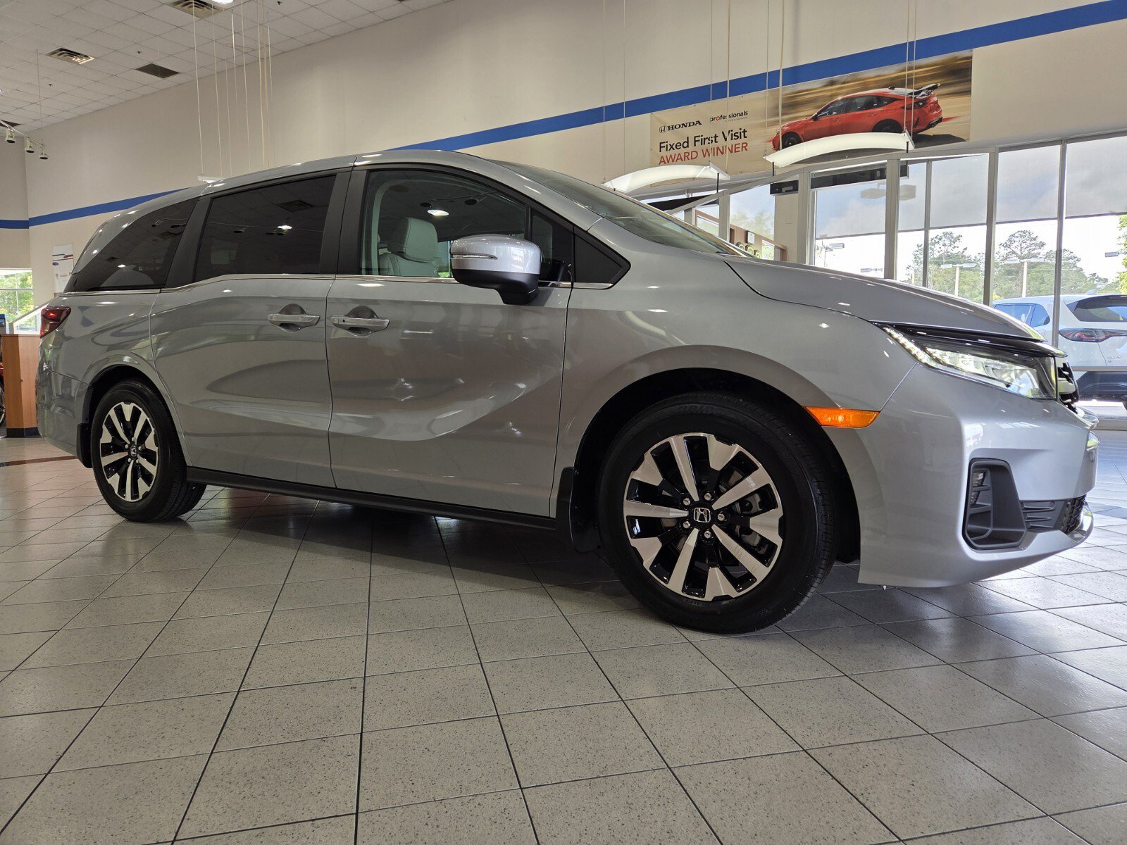 New 2026 Honda Odyssey EX-L image 3