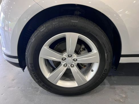 Used 2018 Land Rover Range Rover Velar S AWD/4WD image 36