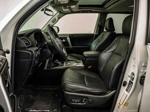 Used 2019 Toyota 4Runner Limited AWD/4WD image 31