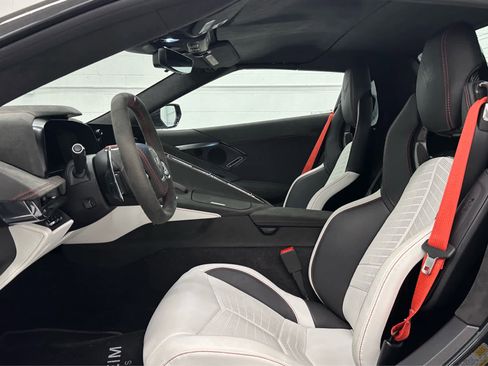 Used 2023 Chevrolet Corvette Stingray Premium Conv w/ Z51 Performance Package image 19