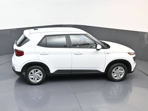Certified 2026 Hyundai Venue SE FWD image 15